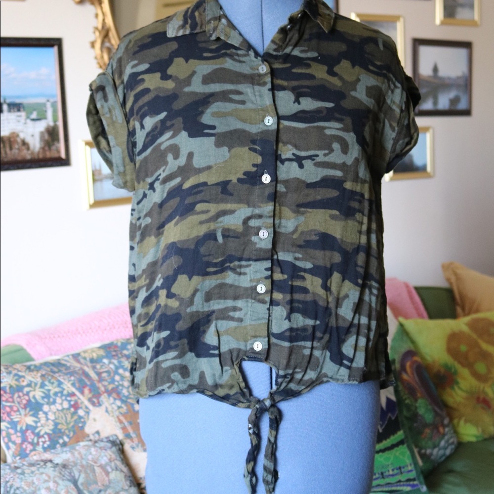Camo tie front cropped button down